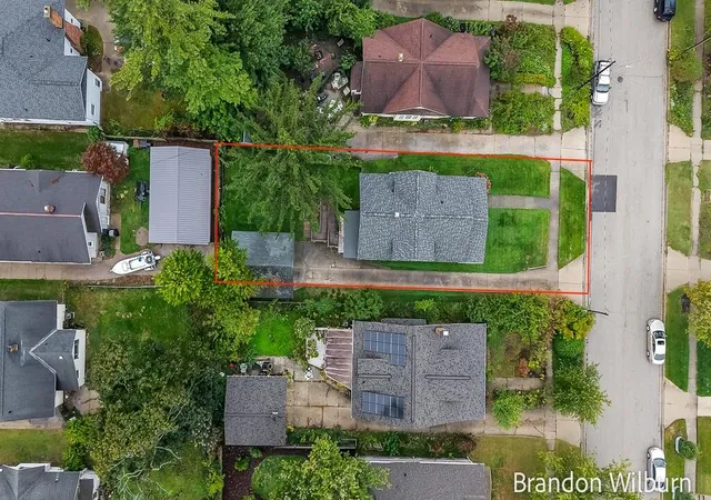Photo 3 of Single family home for sale at 1287 Palmer Ave, Muskegon, MI 49441 | MLS# 71026053291 | Listing updated on 2026-10-22