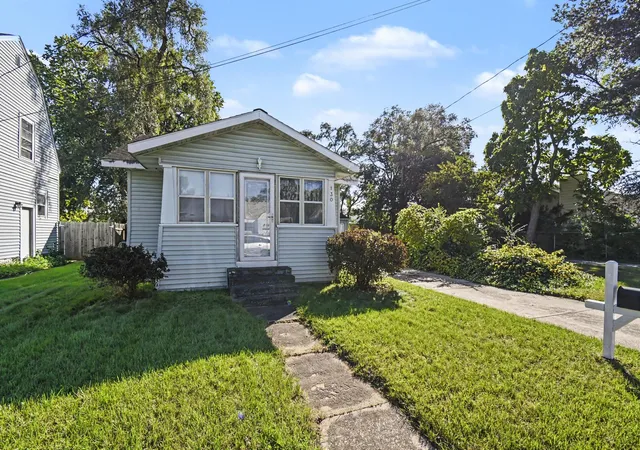 Photo 1 of Sale Pending at 130 Coolidge St Sw, Grand Rapids, MI 49548 | MLS# 65026053295 | Listing updated on 2026-10-19
