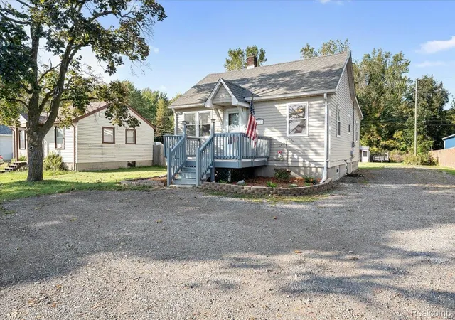Photo 2 of Single family home for sale at 20594 Gibraltar Rd, Brownstown Twp, MI 48183 | MLS# 20261081134 | Listing updated on 2026-10-08