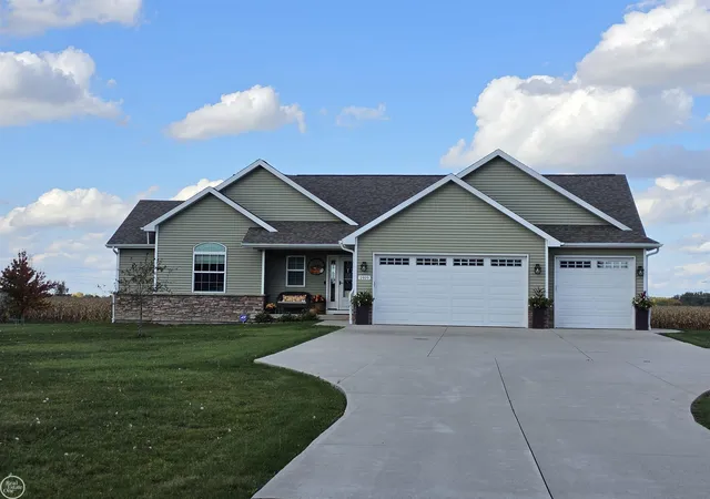 Photo 1 of Sale Pending at 1919 Kloha Rd, Bay City, MI 48706 | MLS# 58050224076 | Listing updated on 2026-10-21
