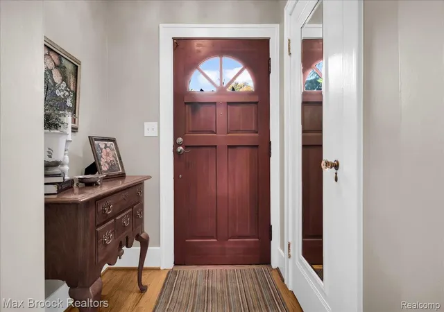 Photo 2 of Single family home for sale at 1435 Rosedale Ave, Sylvan Lake City Oakland, MI 48320 | MLS# 20261081156 | Listing updated on 2026-10-31