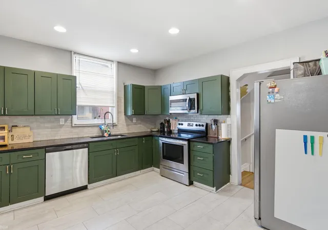 Photo 4 of Single family home for sale at 643 Chalmers St, Detroit, MI 48215 | MLS# 58050224078 | Listing updated on 2026-10-12