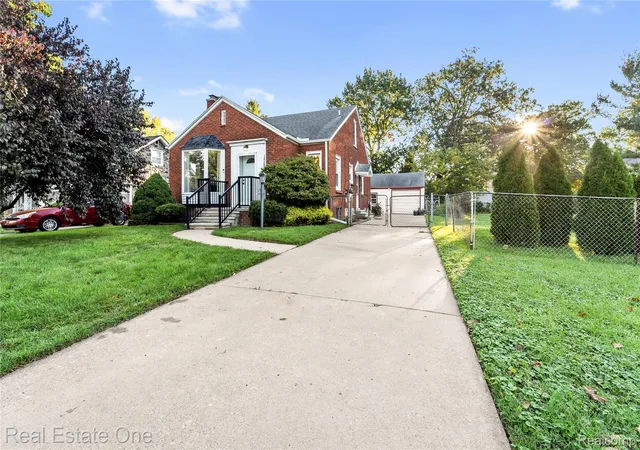 Photo 2 of Single family home for sale at 14583 Poplar St, Southgate, MI 48195 | MLS# 20261081166 | Listing updated on 2026-10-11