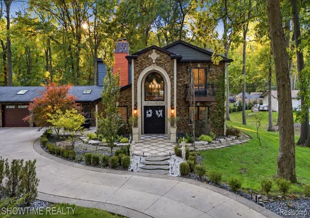 Photo 2 of Single family home for sale at 1258 Priscilla Ln, Rochester, MI 48309 | MLS# 20261081168 | Listing updated on 2026-10-12