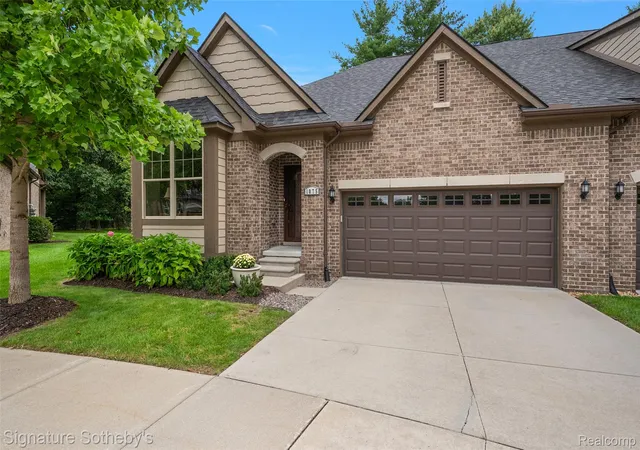 Photo 1 of Condo for sale at 1075 Hampshire Ct, Rochester, MI 48307 | MLS# 20261081180 | Listing updated on 2026-10-10