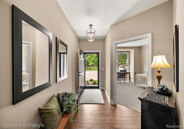 Photo 3 of Condo for sale at 1075 Hampshire Ct, Rochester, MI 48307 | MLS# 20261081180 | Listing updated on 2026-10-10