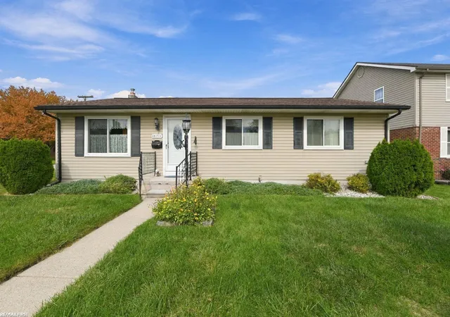 Photo 3 of Single family home for sale at 16711 College Blvd, Fraser, MI 48026 | MLS# 58050224084 | Listing updated on 2026-10-13