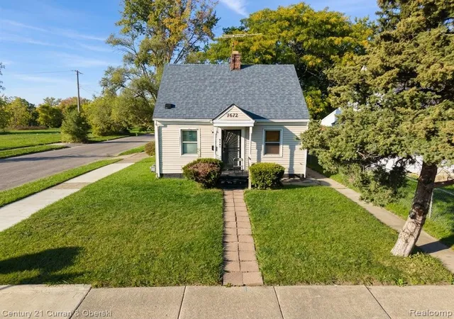 Photo 1 of Single family home for sale at 7672 W Outer Dr, Detroit, MI 48235 | MLS# 20261081190 | Listing updated on 2026-10-13