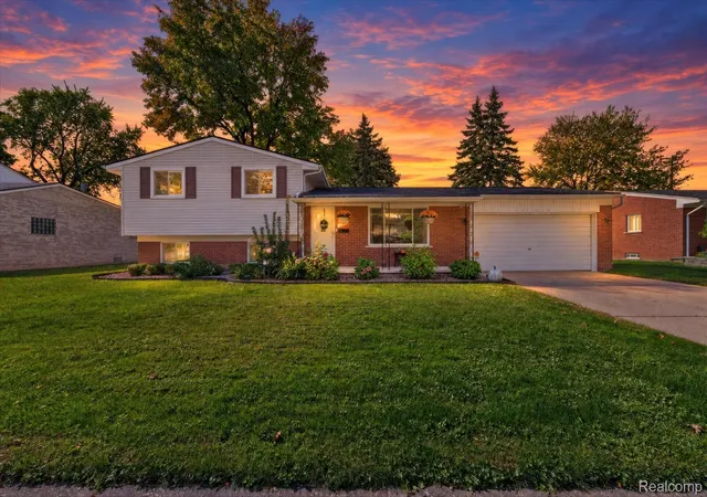 Photo 1 of Single family home for sale at 16505 Country Clb Dr, Livonia, MI 48154 | MLS# 20261081196 | Listing updated on 2026-10-13
