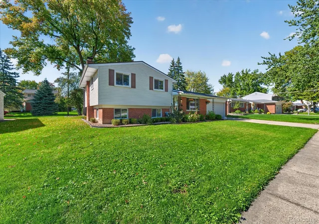 Photo 2 of Single family home for sale at 16505 Country Clb Dr, Livonia, MI 48154 | MLS# 20261081196 | Listing updated on 2026-10-13