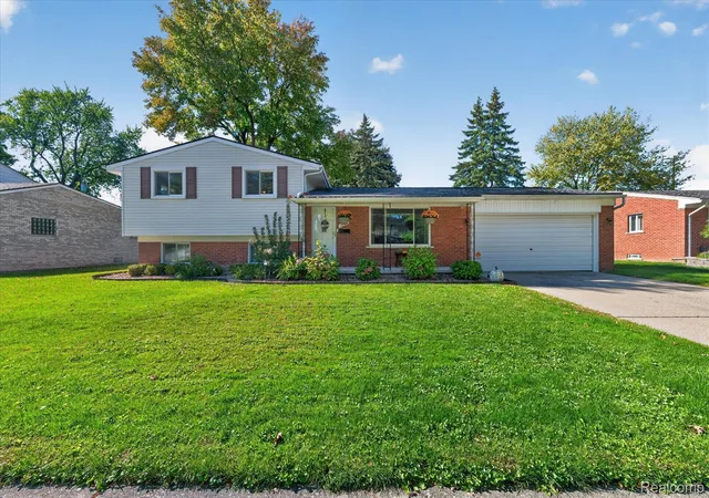 Photo 3 of Single family home for sale at 16505 Country Clb Dr, Livonia, MI 48154 | MLS# 20261081196 | Listing updated on 2026-10-13