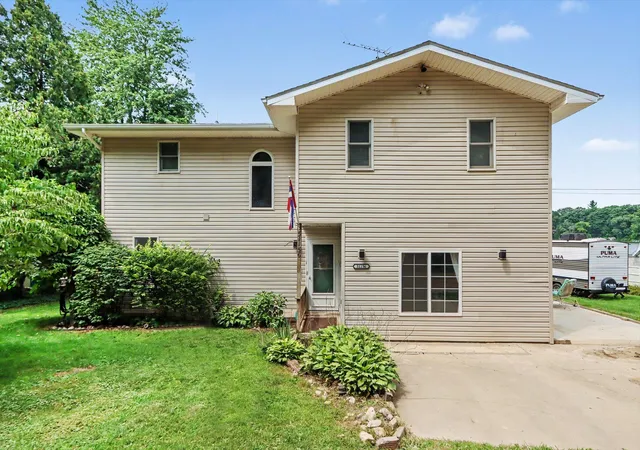 Photo 2 of Single family home for sale at 51156 Maple Rd, Marcellus, MI 49067 | MLS# 66026053343 | Listing updated on 2026-10-08