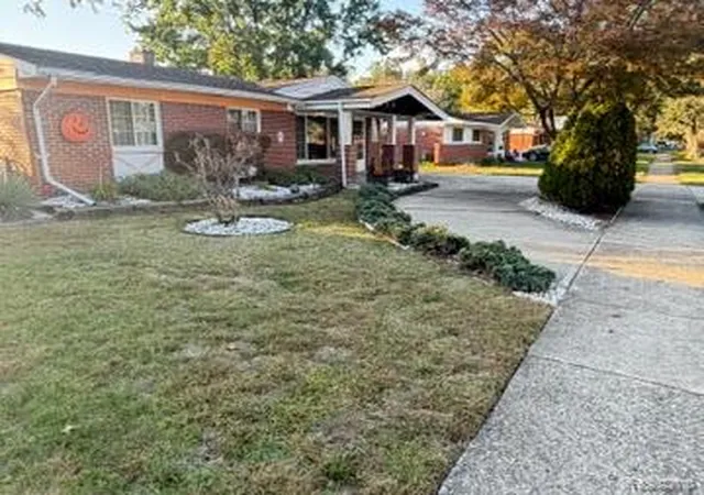 Photo 3 of Single family home for sale at 356 S Christine St, Westland, MI 48186 | MLS# 20261081200 | Listing updated on 2026-10-12