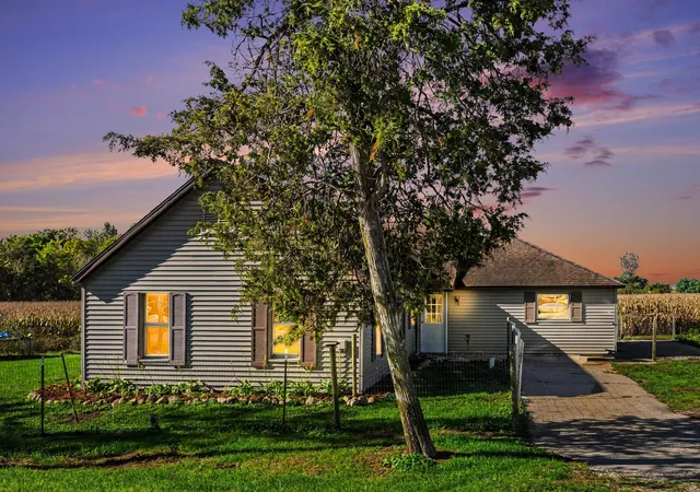 Photo 1 of Single family home for sale at 88320 Old Swamp Rd, Decatur, MI 49045 | MLS# 69026053344 | Listing updated on 2026-10-07
