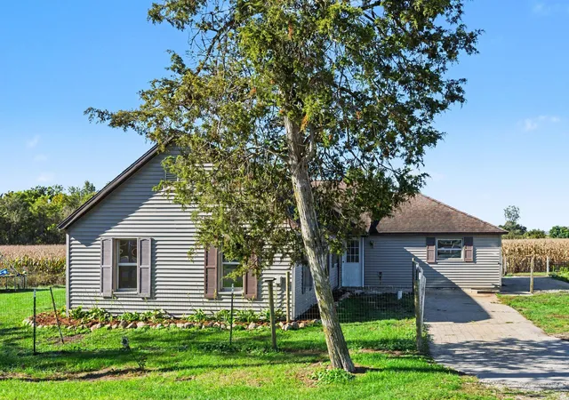 Photo 3 of Single family home for sale at 88320 Old Swamp Rd, Decatur, MI 49045 | MLS# 69026053344 | Listing updated on 2026-10-07