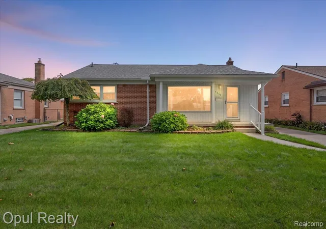 Photo 1 of Sale Pending at 6442 Golfview St, Garden City, MI 48135 | MLS# 20261081227 | Listing updated on 2026-10-10