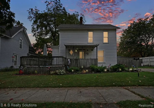 Photo 1 of Single family home for sale at 307 W Grant St, Caro, MI 48723 | MLS# 20261081229 | Listing updated on 2026-10-29