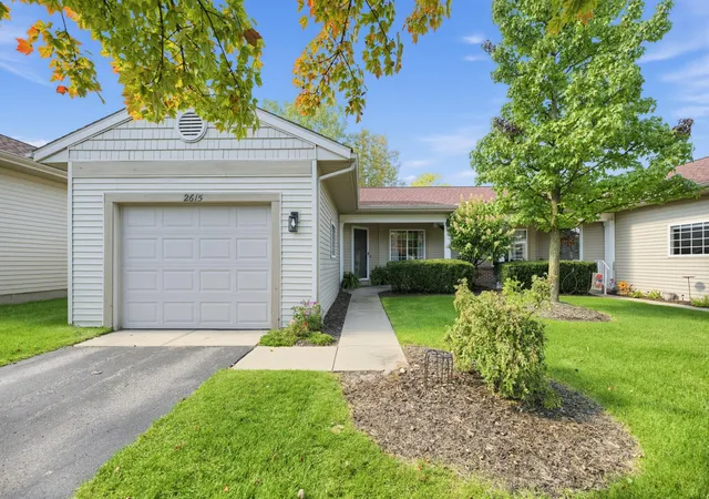 Photo 1 of Condo for sale at 2615 Se Cascade Pl Dr, Grand Rapids, MI 49546 | MLS# 65026053357 | Listing updated on 2026-10-14