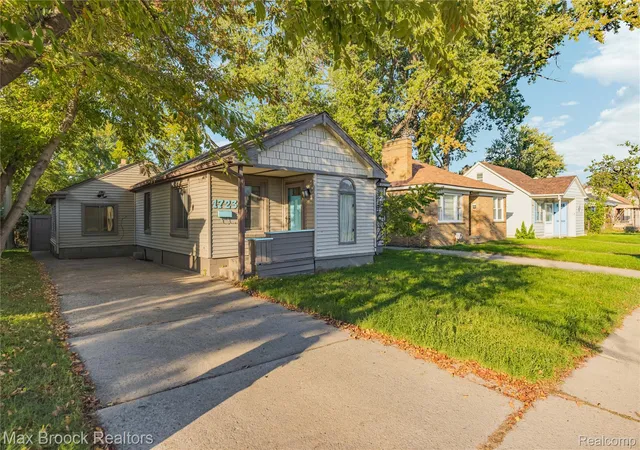 Photo 2 of Single family home for sale at 1723 E 10 Mile Rd, Royal Oak, MI 48067 | MLS# 20261081237 | Listing updated on 2026-10-17
