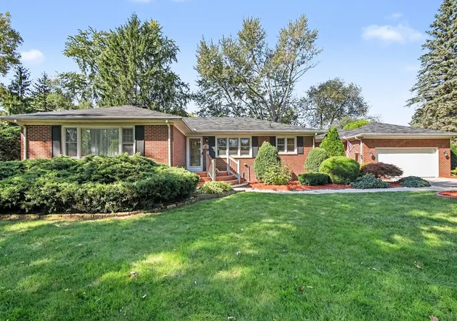 Photo 1 of Single family home for sale at 43 N Clubview Dr, Ypsilanti, MI 48197 | MLS# 81026053371 | Listing updated on 2026-10-12