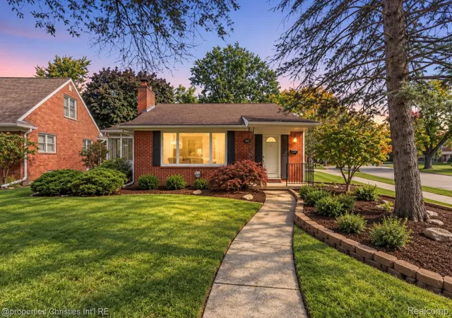 Photo 1 of Single family home for sale at 4326 N Verona Cir, Royal Oak, MI 48073 | MLS# 20261081256 | Listing updated on 2026-10-18