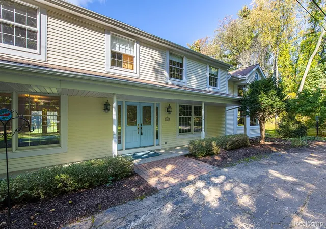 Photo 3 of Single family home for sale at 9391 Allen Rd, Clarkston, MI 48348 | MLS# 20261081281 | Listing updated on 2026-10-19