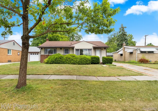 Photo 2 of Single family home for sale at 5043 Arden Ave, Warren, MI 48092 | MLS# 20261081280 | Listing updated on 2026-10-09