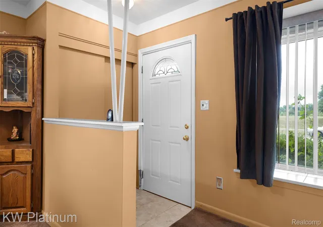 Photo 3 of Single family home for sale at 5043 Arden Ave, Warren, MI 48092 | MLS# 20261081280 | Listing updated on 2026-10-09