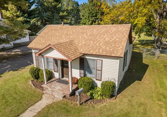 Photo 3 of Single family home for sale at 900 Williams St, Williamston, MI 48895 | MLS# 53026053379 | Listing updated on 2026-10-07
