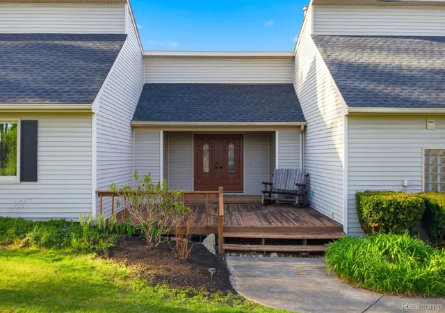 Photo 1 of Single family home for sale at 2411 Wixom Trl, Milford, MI 48381 | MLS# 20261081282 | Listing updated on 2026-10-08
