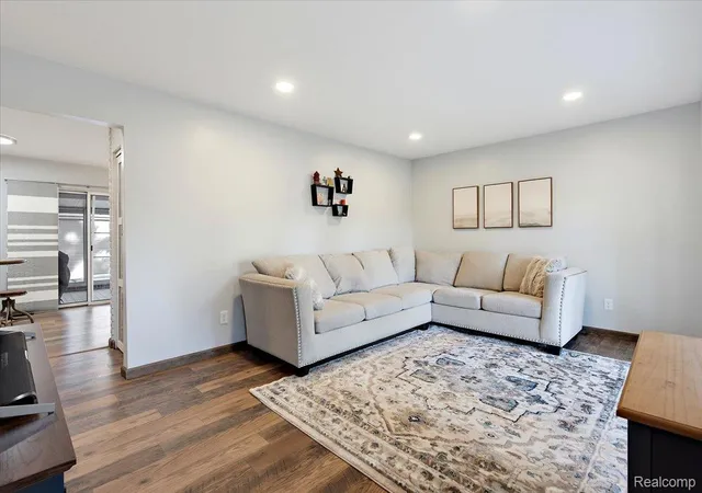 Photo 3 of Single family home for sale at 28752 Milton Ave, Warren, MI 48092 | MLS# 20261081286 | Listing updated on 2026-10-10
