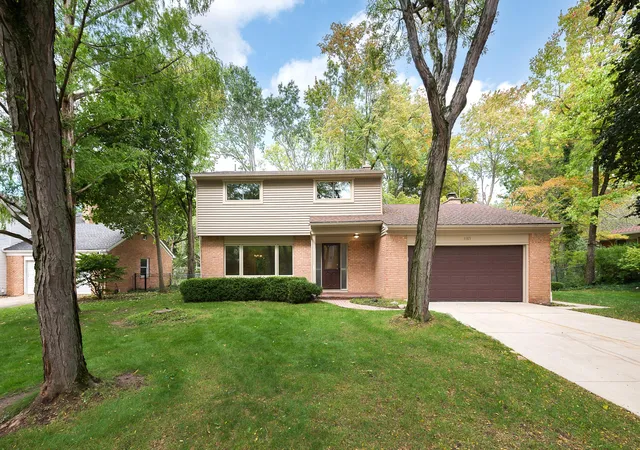Photo 1 of Single family home for sale at 3565 Chatham Way, Ann Arbor, MI 48105 | MLS# 81026053381 | Listing updated on 2026-10-13