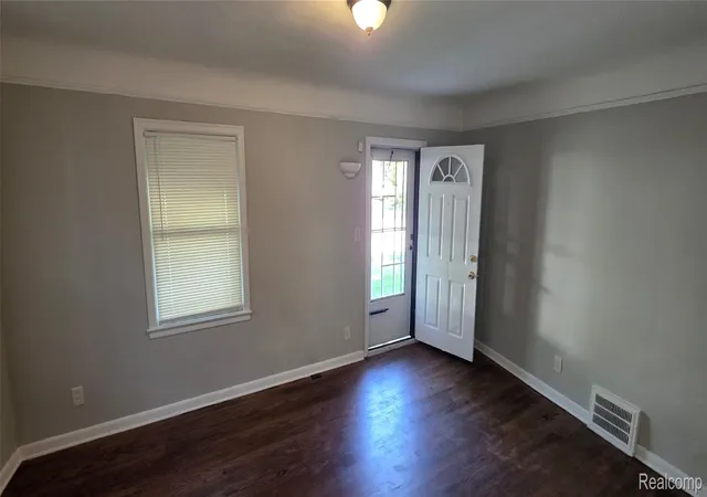 Photo 2 of Single family home for sale at 33 Monterey St, Pontiac, MI 48342 | MLS# 20261081290 | Listing updated on 2026-10-09