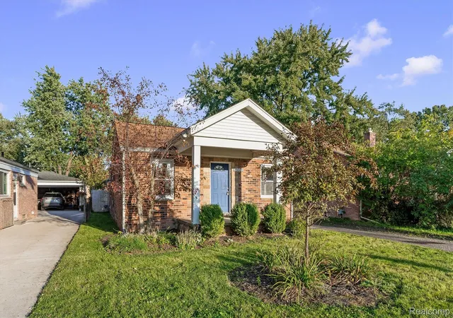 Photo 2 of Single family home for sale at 23020 Albion Ave, Farmington Hills, MI 48336 | MLS# 20261081297 | Listing updated on 2026-10-15