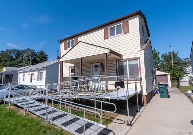 Photo 2 of Single family home for sale at 621 E Coy Ave, Hazel Park, MI 48030 | MLS# 20261081324 | Listing updated on 2026-10-18