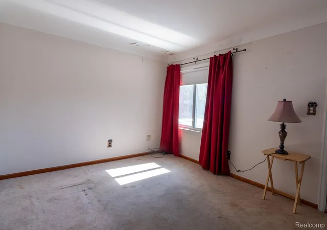 Photo 3 of Single family home for sale at 621 E Coy Ave, Hazel Park, MI 48030 | MLS# 20261081324 | Listing updated on 2026-10-18
