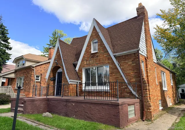 Photo 2 of Single family home for sale at 15420 Sussex St, Detroit, MI 48227 | MLS# 20261081335 | Listing updated on 2026-10-08