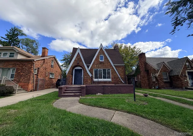 Photo 3 of Single family home for sale at 15420 Sussex St, Detroit, MI 48227 | MLS# 20261081335 | Listing updated on 2026-10-08
