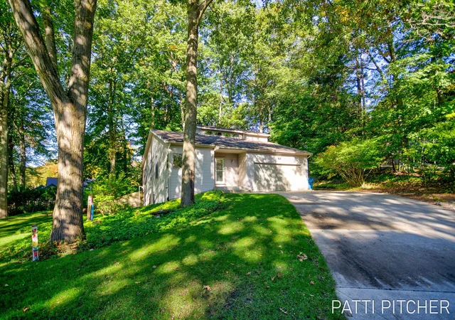 Photo 1 of Single family home for sale at 13582 Redbird Ln, Grand Haven, MI 49417 | MLS# 71026053418 | Listing updated on 2026-10-15