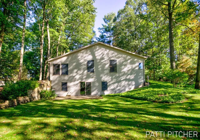 Photo 3 of Single family home for sale at 13582 Redbird Ln, Grand Haven, MI 49417 | MLS# 71026053418 | Listing updated on 2026-10-15