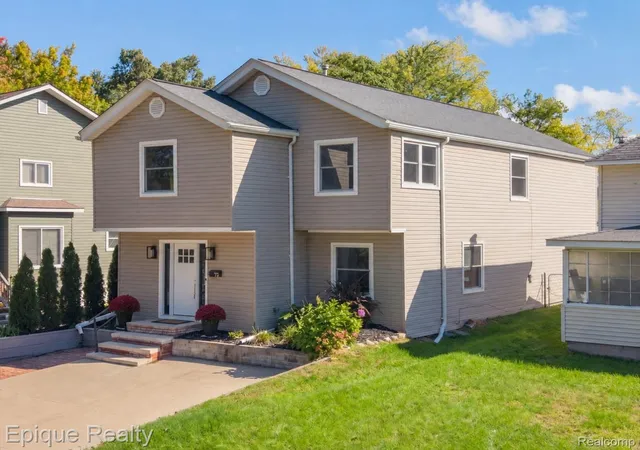 Photo 1 of Single family home for sale at 72 N North Shore Dr, Lake Orion, MI 48362 | MLS# 20261081341 | Listing updated on 2026-10-19