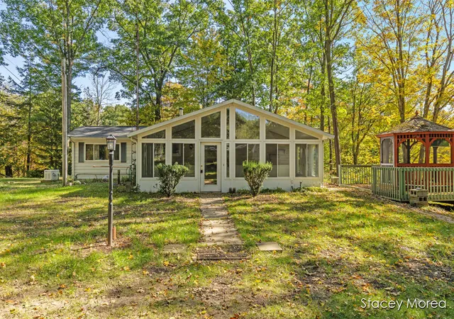 Photo 1 of Single family home for sale at 7677 Riverside Ln, Hesperia, MI 49421 | MLS# 65026053424 | Listing updated on 2026-10-08