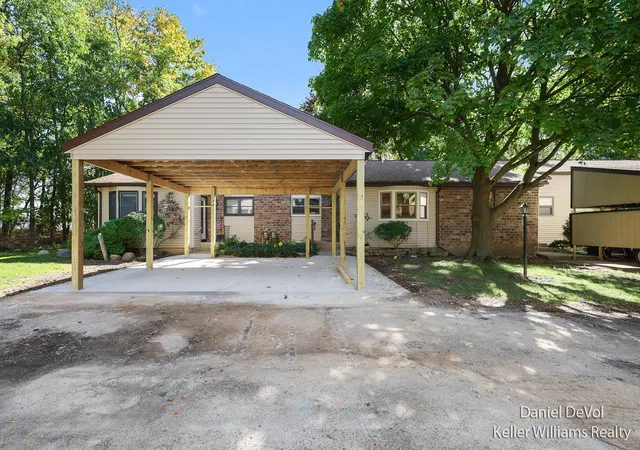 Photo 2 of Condo for sale at 2697 Chatham Woods Dr Se, Grand Rapids, MI 49546 | MLS# 65026053425 | Listing updated on 2026-10-15