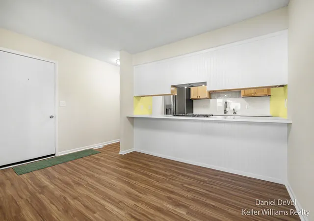 Listing Photo 4 - Condo for sale in building located at 2697 Chatham Woods Dr SE, Grand Rapids, MI 49546