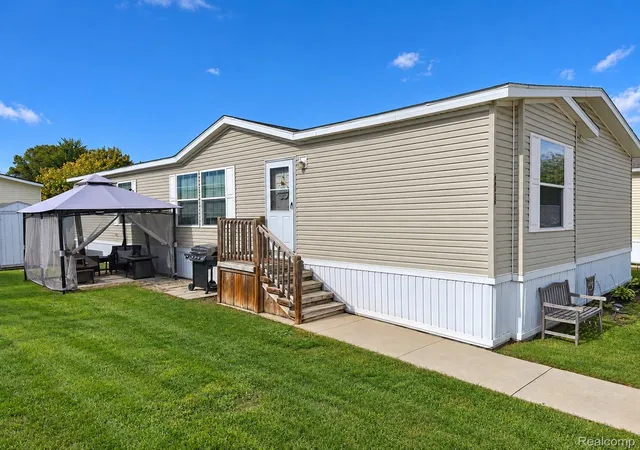 Photo 1 of Single family home for sale at 46425 Le Grande Blvd, Macomb, MI 48044 | MLS# 20261081352 | Listing updated on 2026-10-15