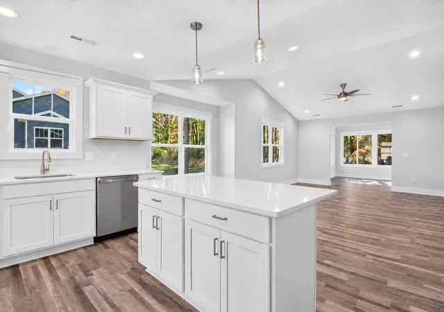 Listing Photo 4 - Condo for sale in building located at 118 Creek Dr, Hart, MI 49420 - Unit #37