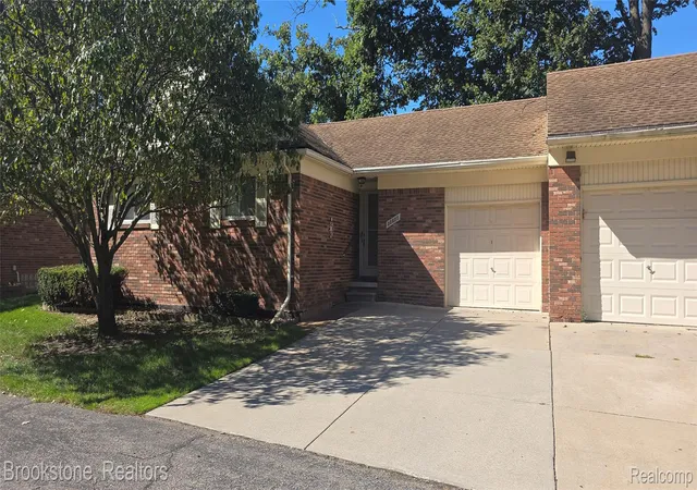 Photo 1 of Condo for sale at 30821 Underwood Dr #15, Roseville, MI 48066 | MLS# 20261081359 | Listing updated on 2026-10-08