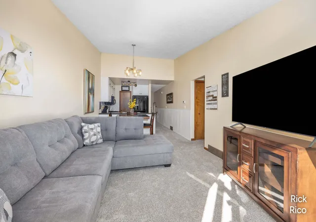 Listing Photo 3 - Condo for sale in building located at 3446 Stonegate Ln SW, Wyoming, MI 49519