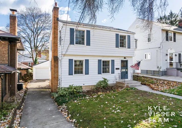 Photo 1 of Single family home for sale at 228 Baynton Ave Ne, Grand Rapids, MI 49503 | MLS# 65026053451 | Listing updated on 2026-10-26