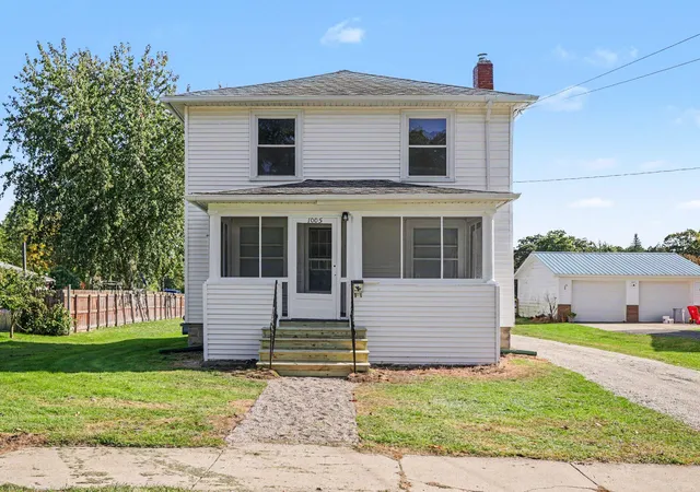 Photo 1 of Single family home for sale at 1005 S Superior St, Albion, MI 49224 | MLS# 64026053459 | Listing updated on 2026-10-30